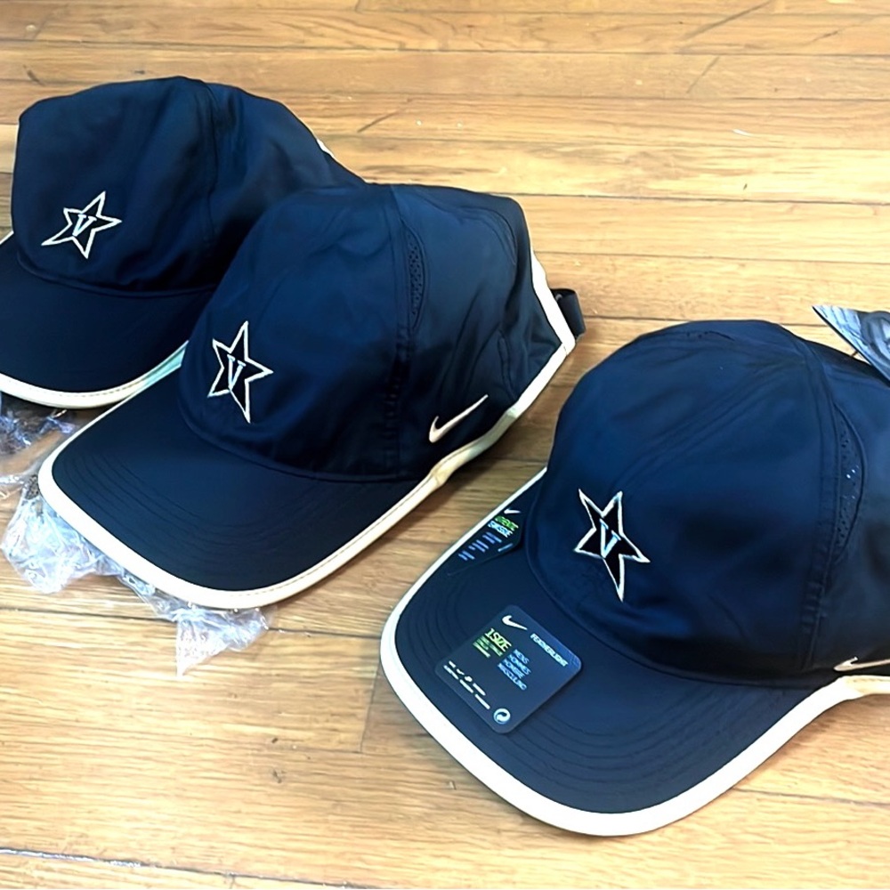 New! Vanderbilt University ,Nike featherlight , Aerolbill baseball cap.